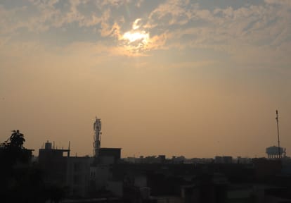 Minimum temperature increased due to cloudy sky, now temperature will fall