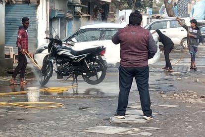 Water business running without license