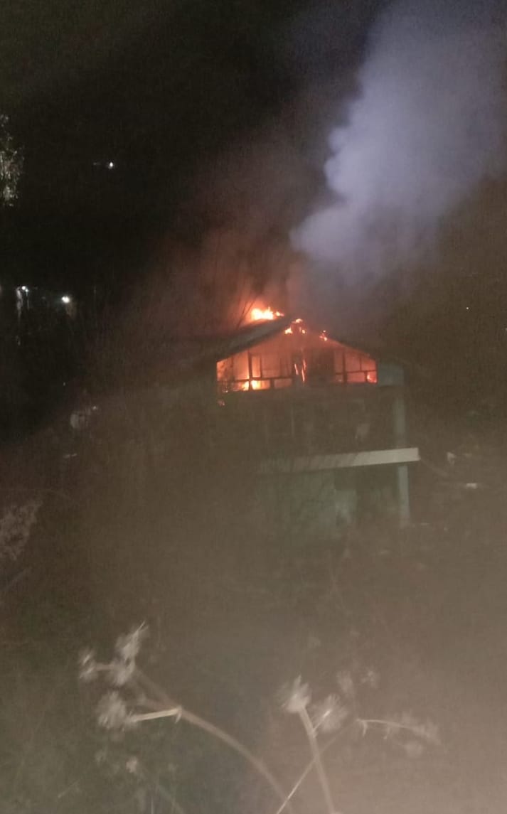 Upper floor of house burnt to ashes in Bashkola