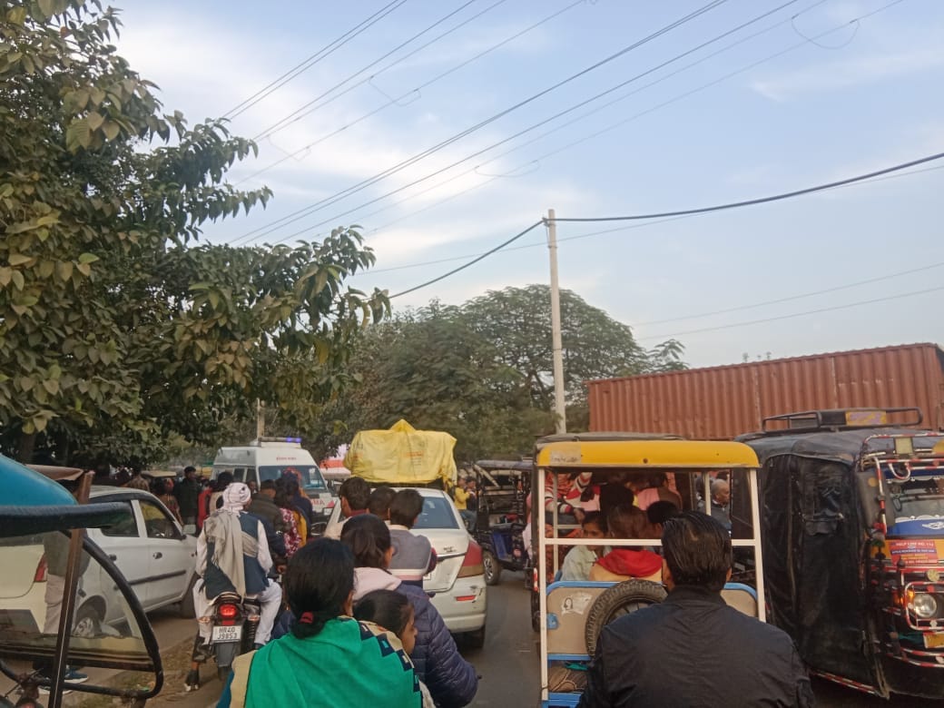 On the last day of the festival, there was traffic jam throughout the day in Dharmanagari.