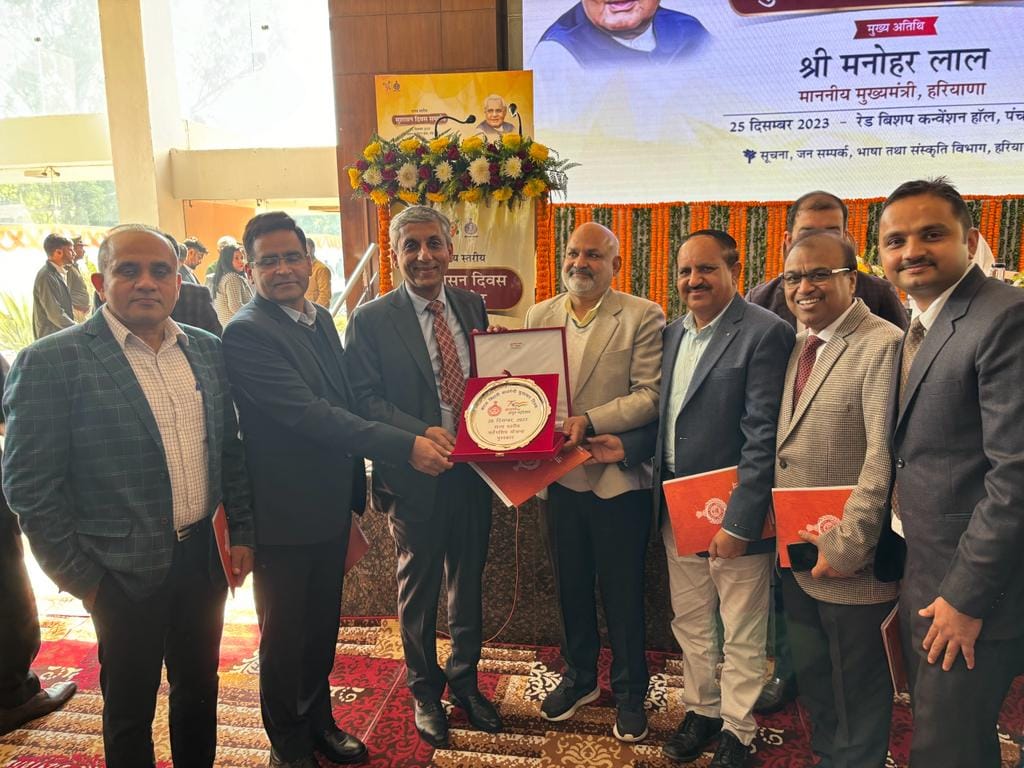 70 percent less stubble burnt in the district, Deputy Director of Agriculture honored with Good Governance Award for his commendable efforts.