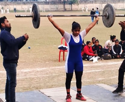 Sandeep tops by lifting 89 kg, Raghuveer second