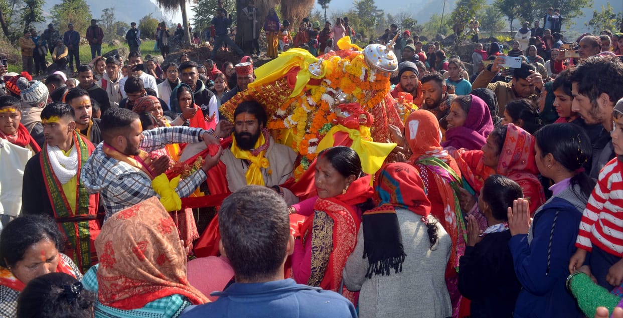 Dev Doli's meeting took place at Anasuya Gate, 213 couples arrived to wish for a child.