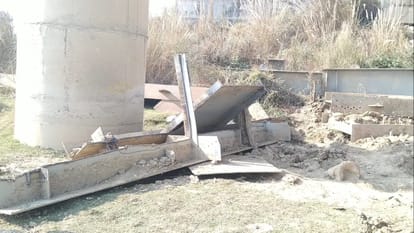 Girders, were, being cut, for three days, police had no clue