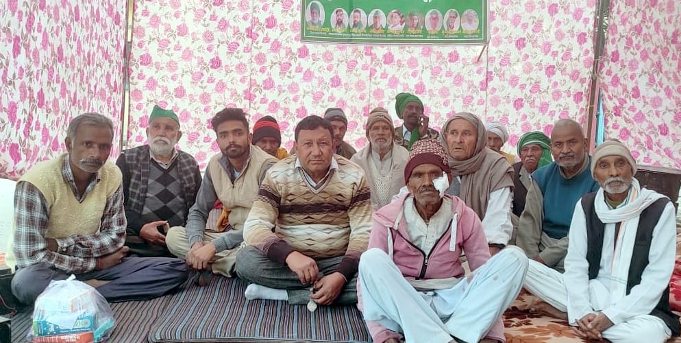 Fighting with farmer leaders sleeping in the protest pandal