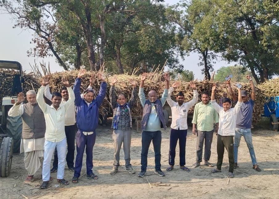 Carts laden with sugarcane have been standing at the weighing center for three days, angry farmers demonstrated