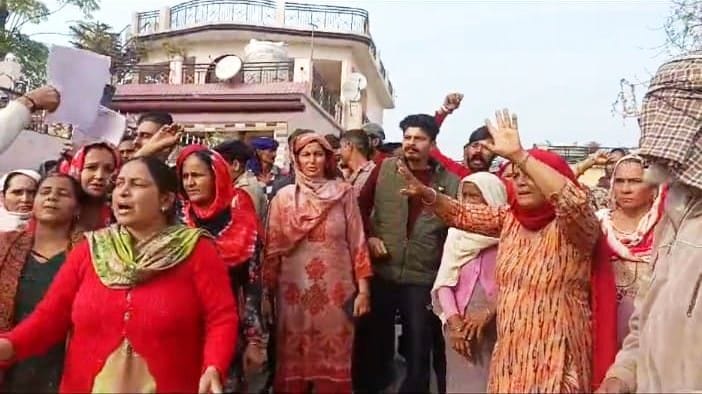 Fighting between two groups in Navagram Panchayat over the road