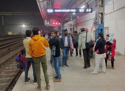 Engine of Bareilly-Kasganj train fails due to collision with stray animal