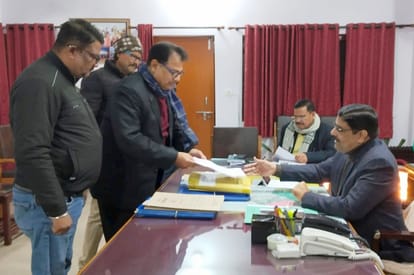 Bus operators troubled by potholes on Badaun-Mayau road