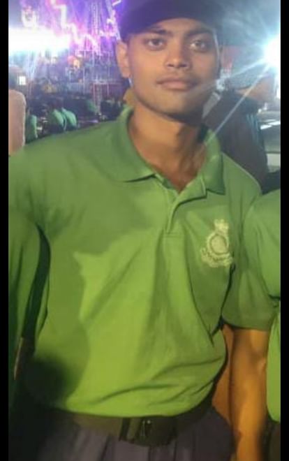 Hathras News: उड़ीसा में झील किनारे मिला जवान का शव, परिजन मौत को मान रहे संदिग्ध Dead body of soldier found on lake shore in Orissa