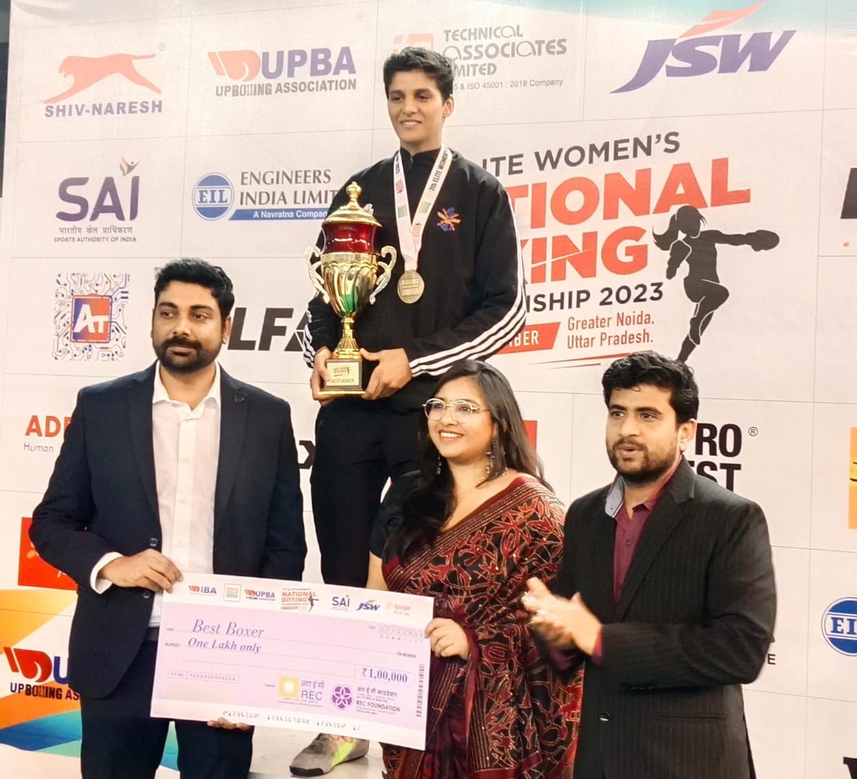 Bhiwani's Jasmine Lamboria won the title of best boxer in national boxing.
