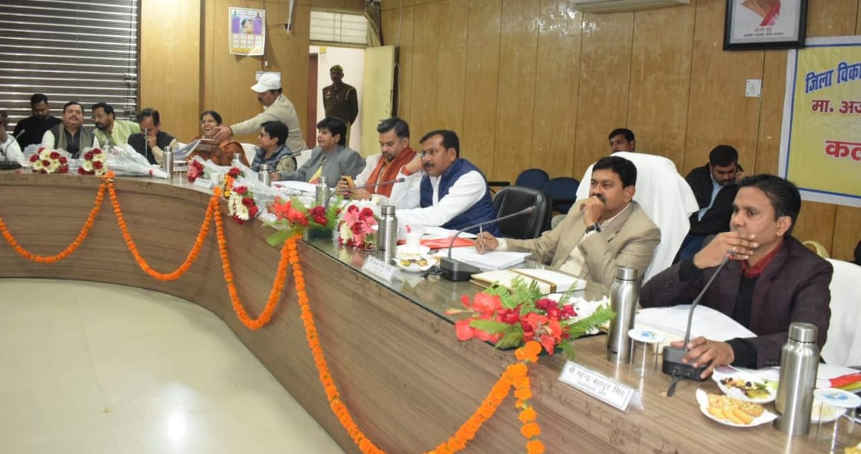 Roads were dug but not built... commotion in Disha's meeting.