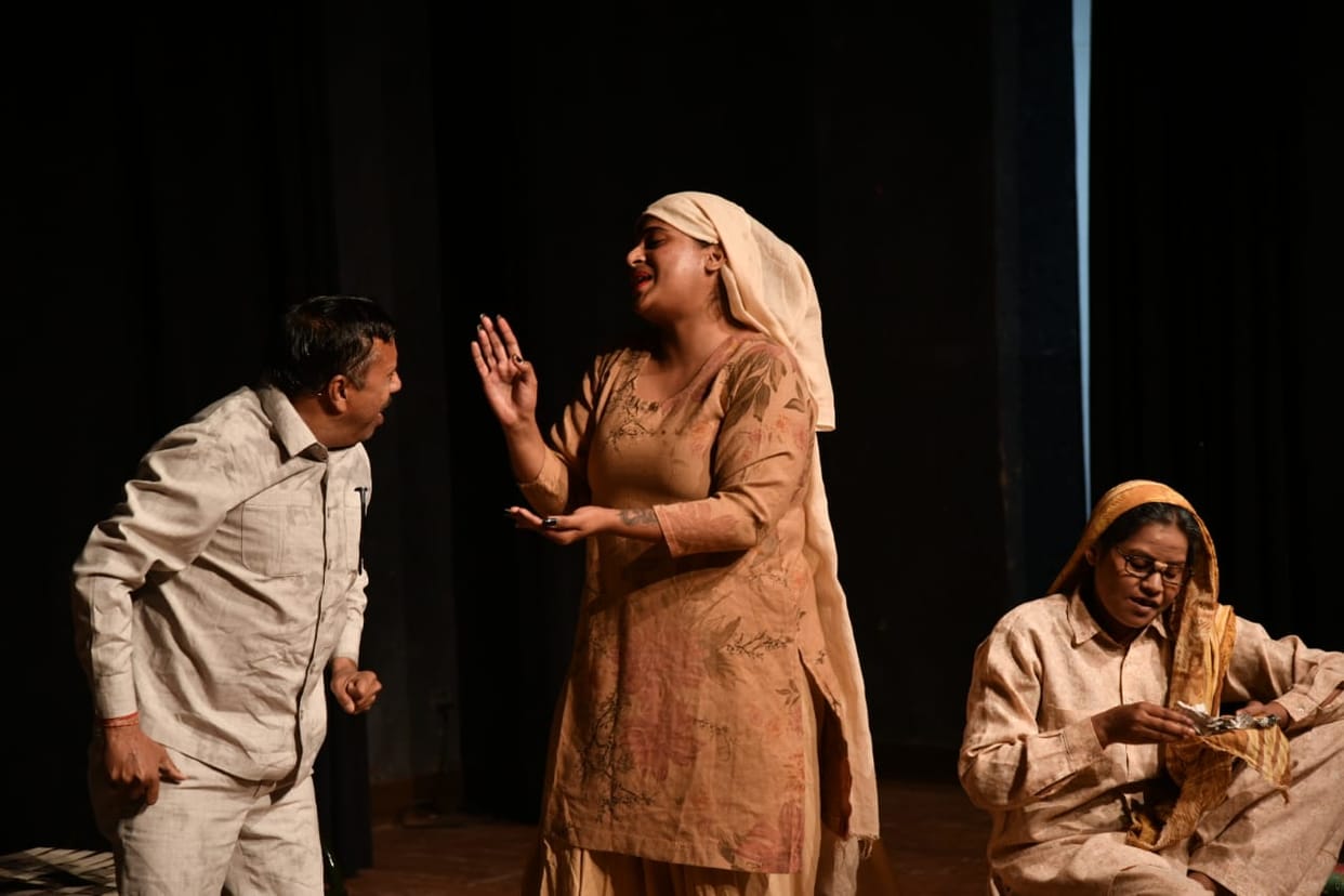 People were made aware about avoiding cyber fraud through drama staging