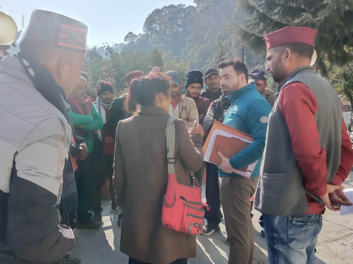 Demonstration of villagers of Thirani and Pokhri against Jal Sansthan