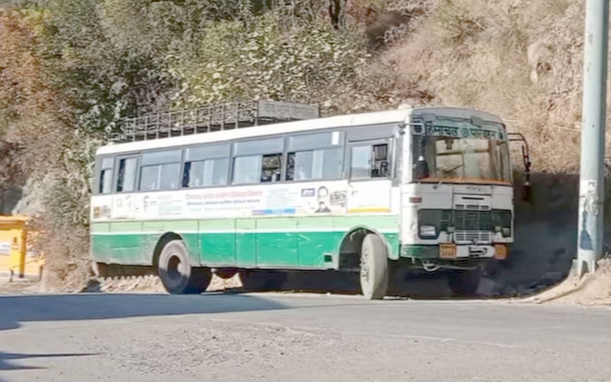 HRTC bus broke down on Langera-Chamba route