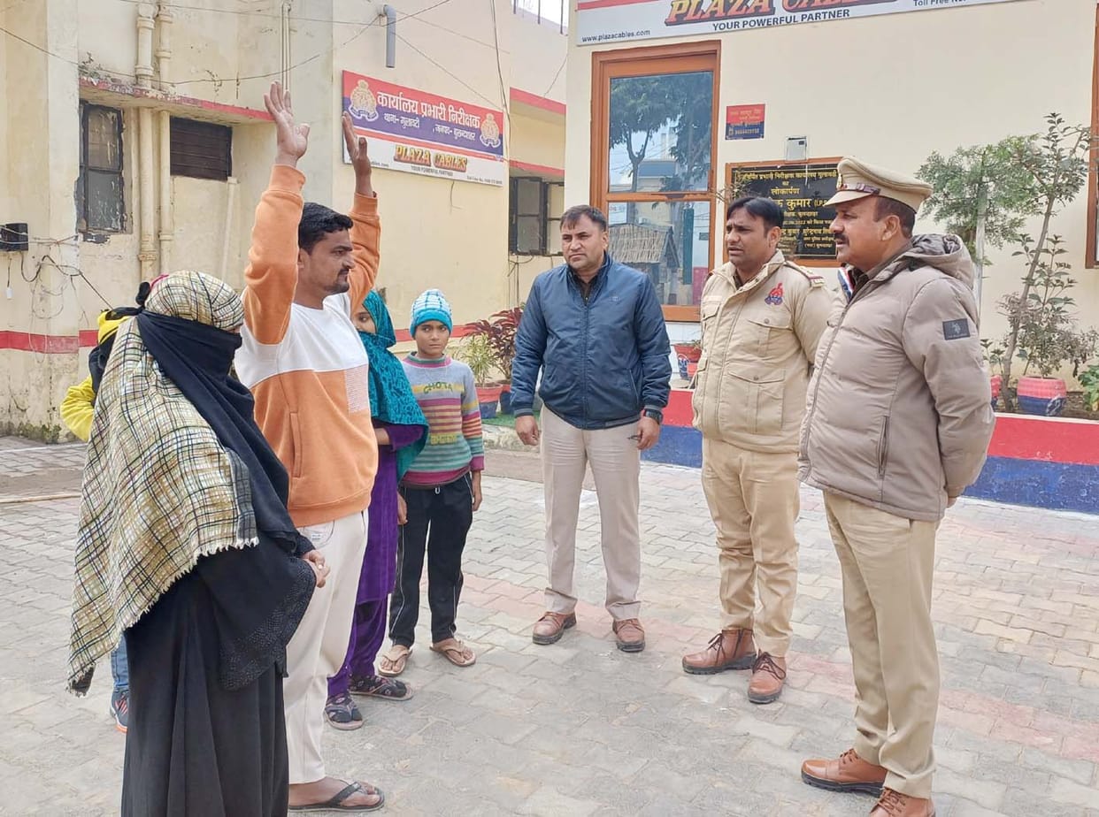 Accused of illegal felling reached Kotwali to apologize with raised hands