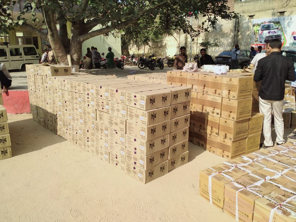 515 boxes of liquor were kept in containers after making a medicine box.
