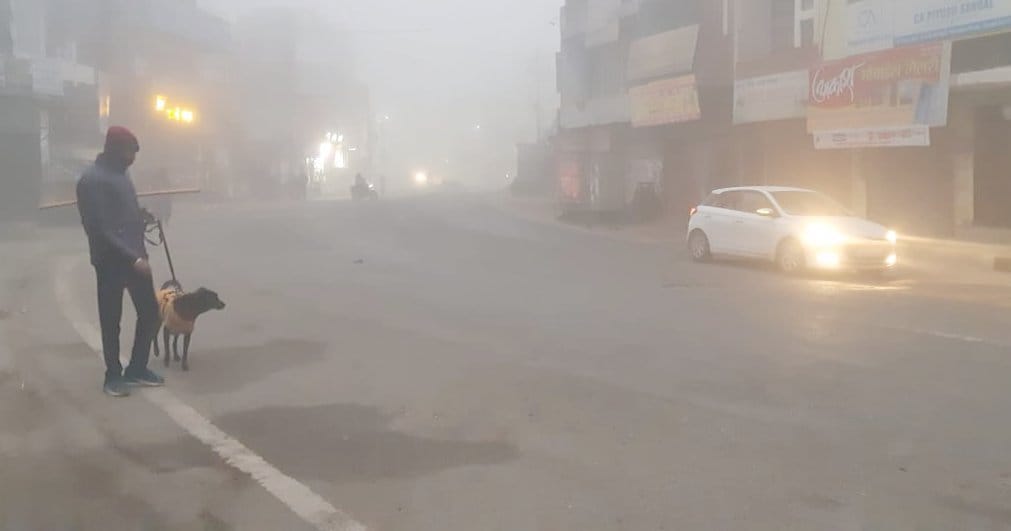 Lucknow News: State wrapped in dense fog, 16 died in accidents, 17 flights cancelled, alert in 29 districts