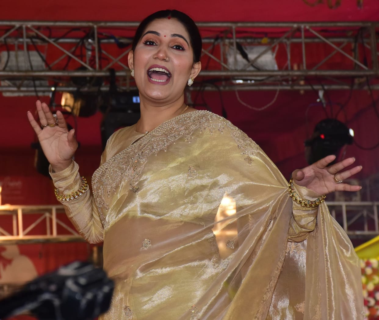 The audience danced with Sapna, showed enthusiasm in the festival.