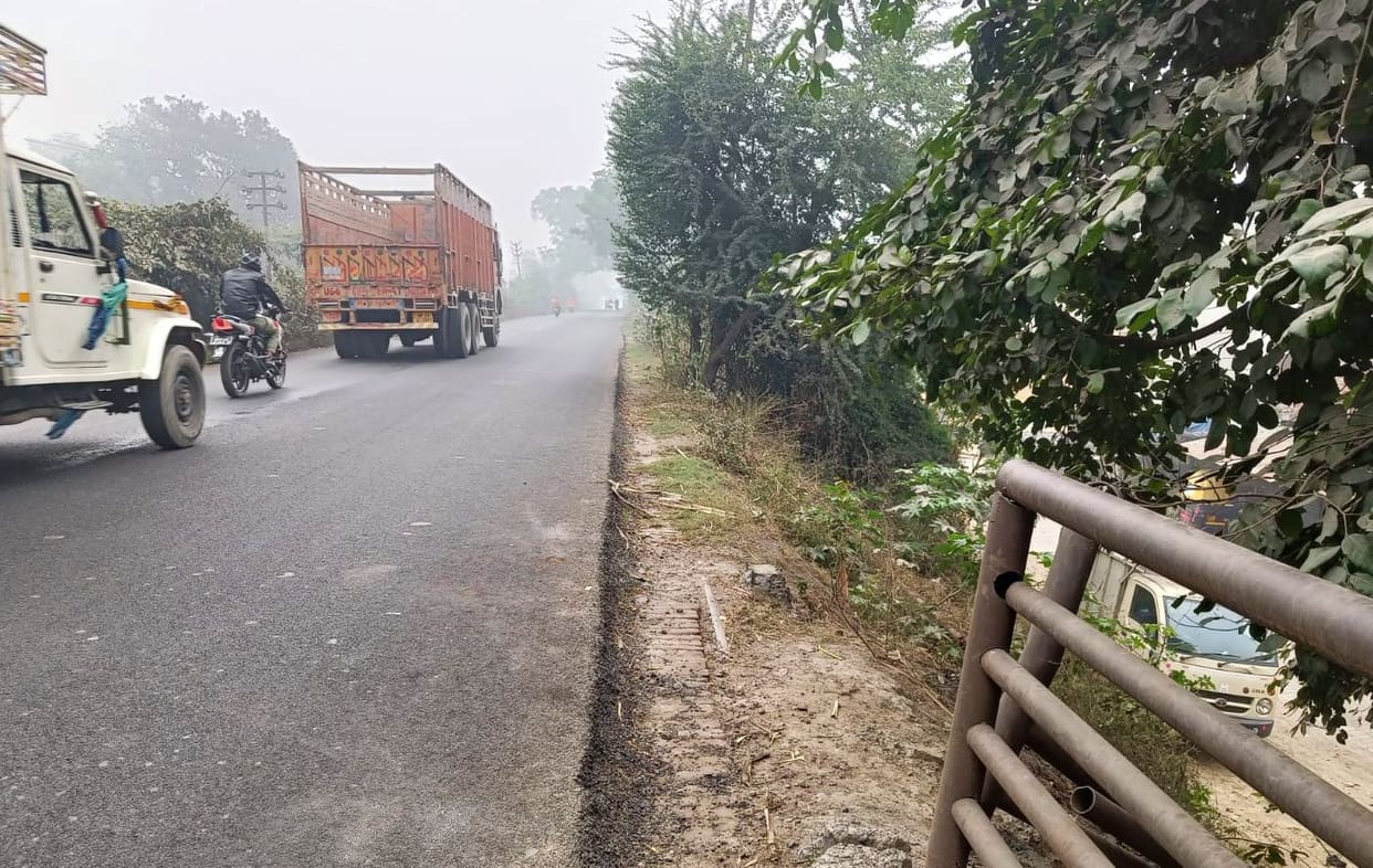 Fear of accident due to broken railing of dilapidated Rosa overbridge