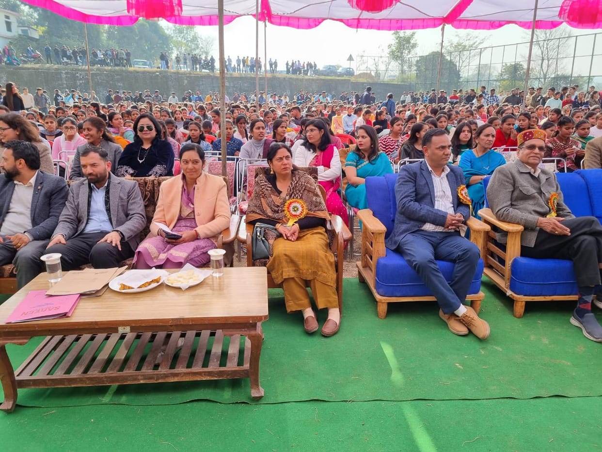 Students performed dance in Bodhi art festival in college