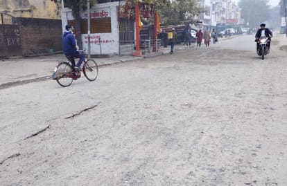 Railway road in Ujhani will soon be rejuvenated
