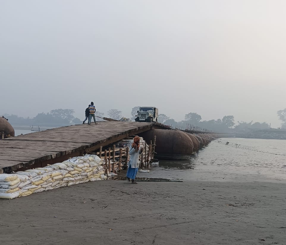 Pipa bridge operational at Bhaishahan ghat of Gandak river