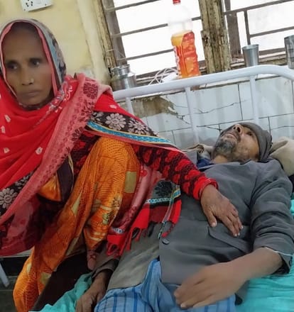 The miscreants first shot the farmer in the leg, then gave Rs 950 for treatment.