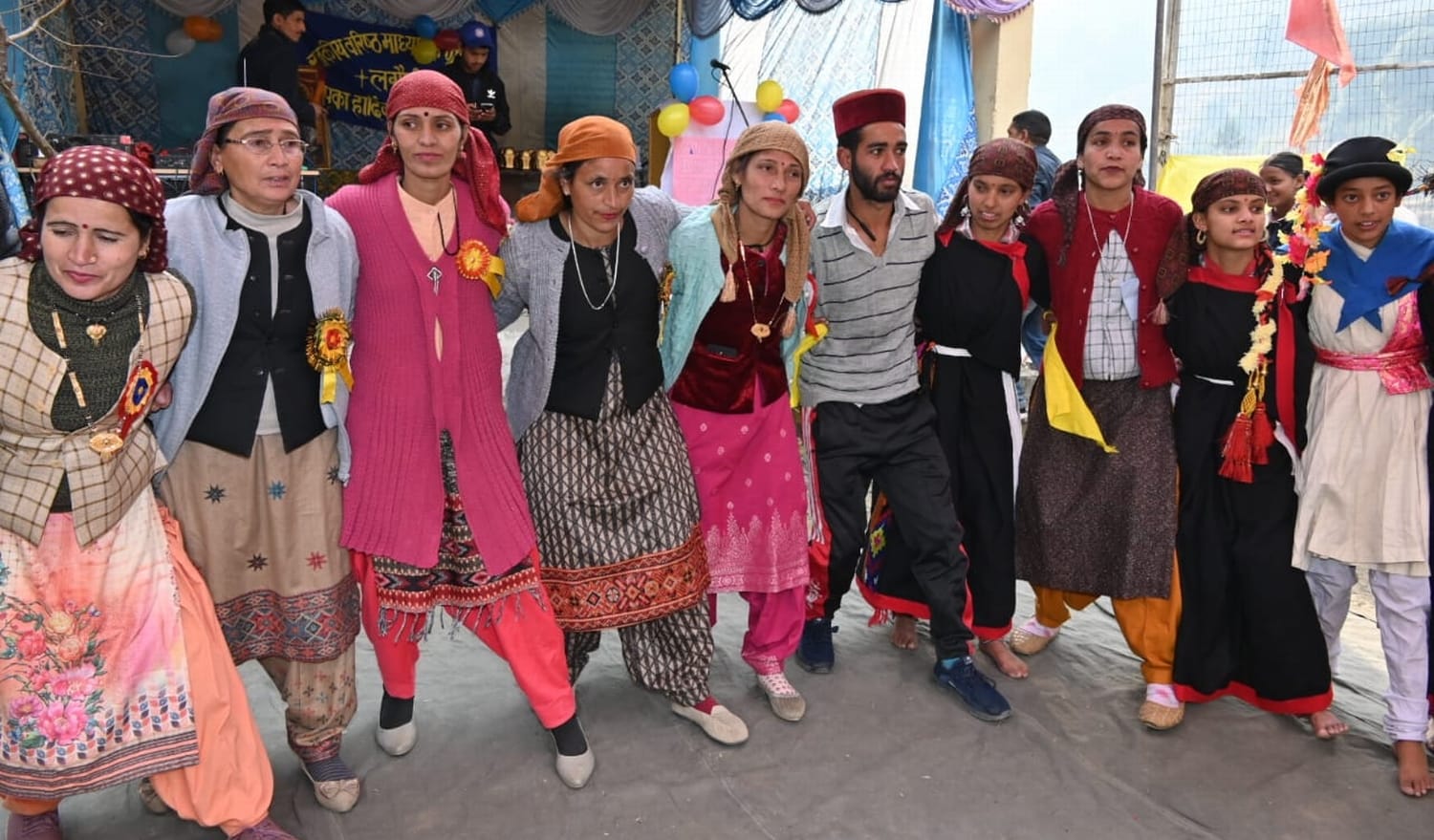 The promising students of Lagauti school got honour.