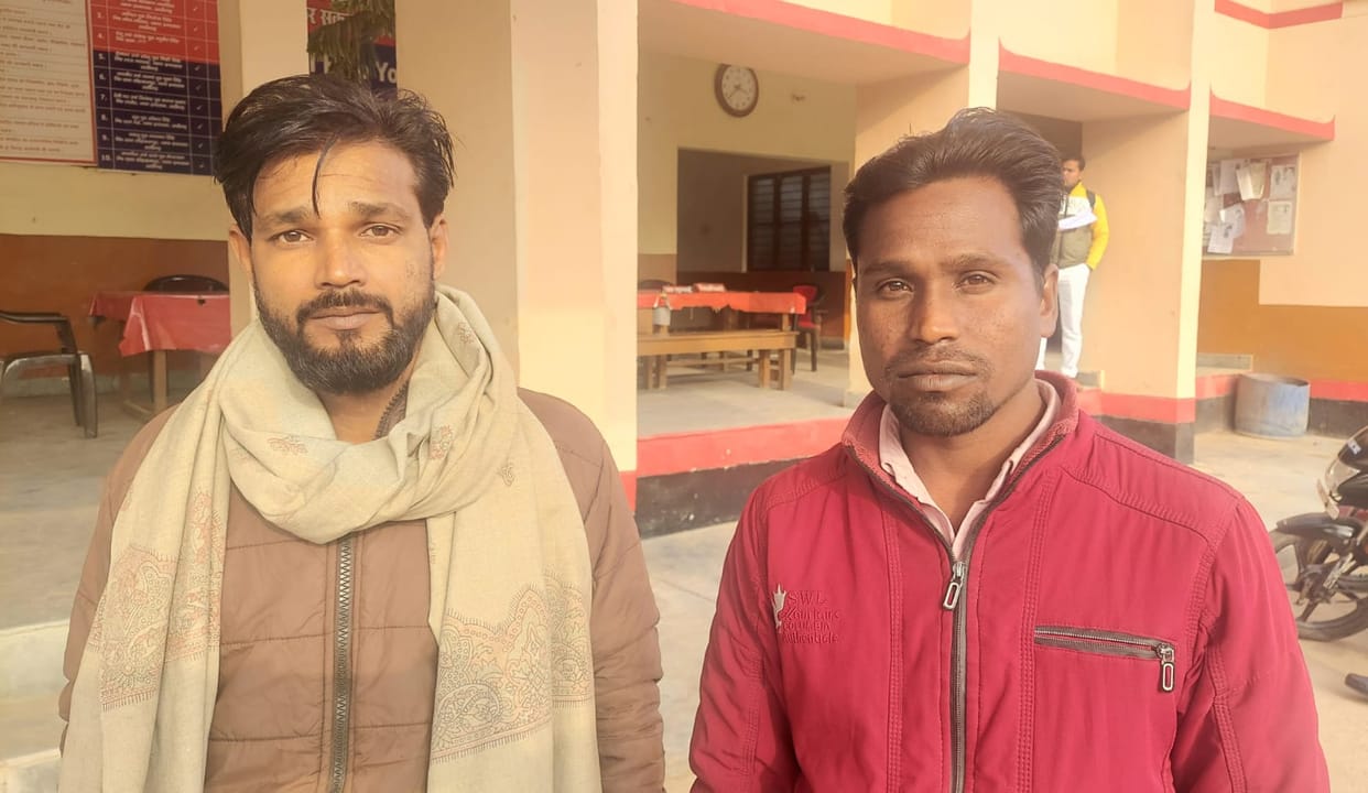 Miscreants looted mobile phone and fourteen hundred rupees from two youths.