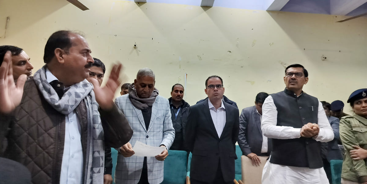SP faces allegations of police misconduct, bribery and negligence in Panchayat Minister's meeting
