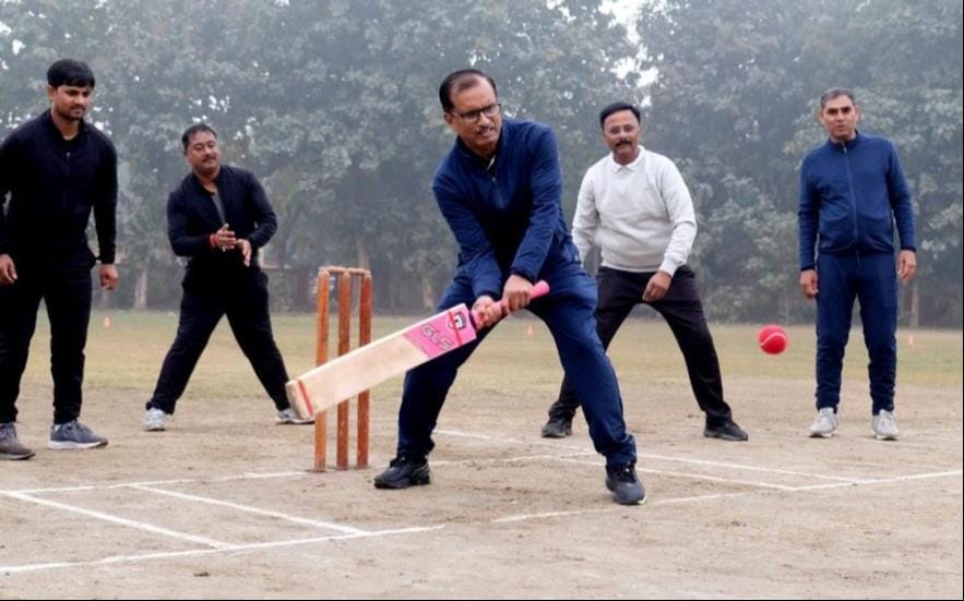 Mayor's XI became the winner due to Abhishek's brilliant batting