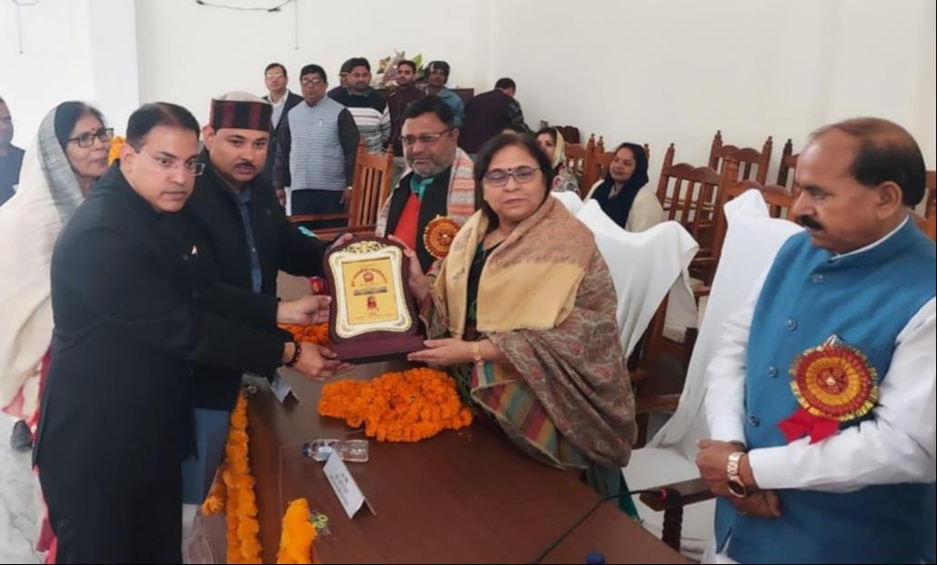 Vice Chancellor conducted surprise inspection of nodal centre, examination centers
