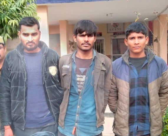 Robbery from two youths revealed, three arrested