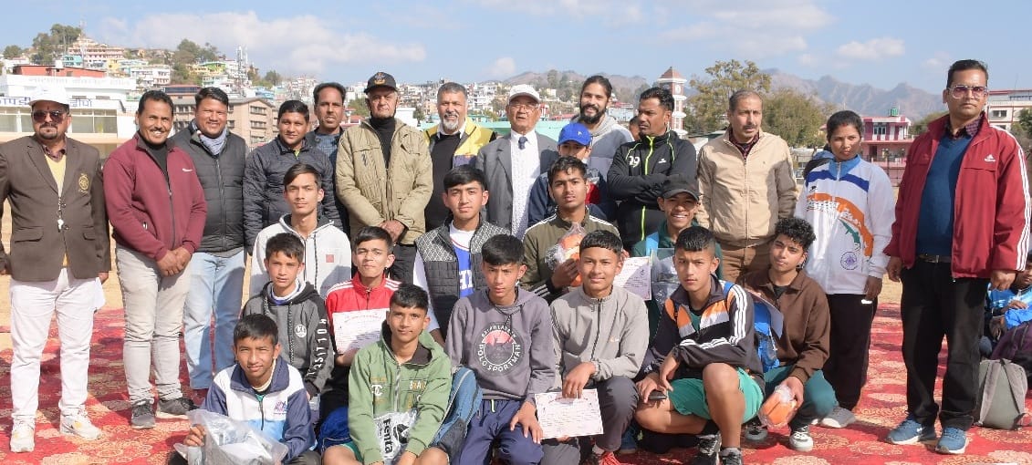 Chandraprakash and Ayush top in 800 meter race