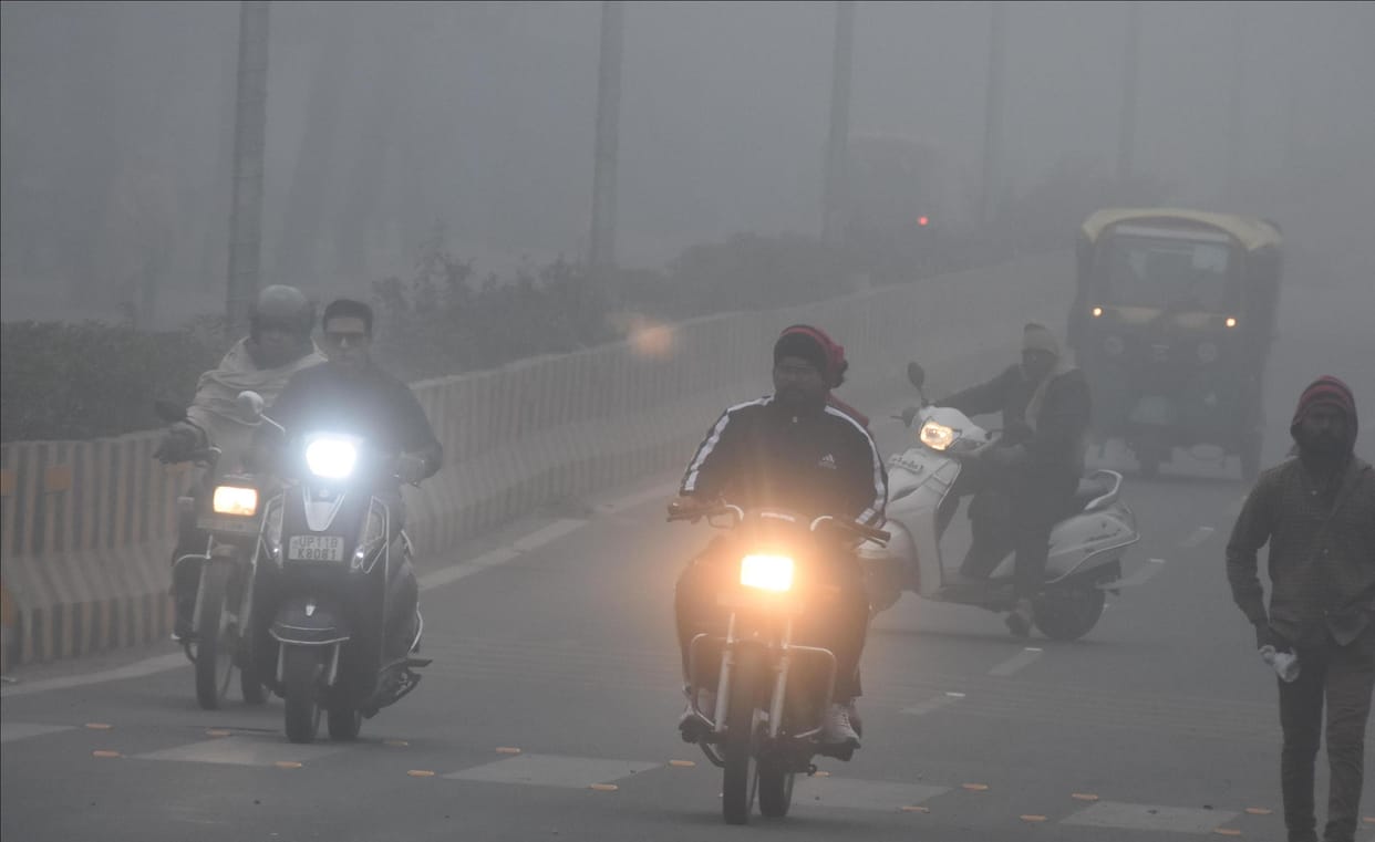 Fog remained throughout the day, Sun God did not emerge, chill increased