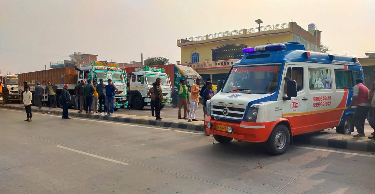 Drivers blocked the highway in protest against hit and run law, police chased them away