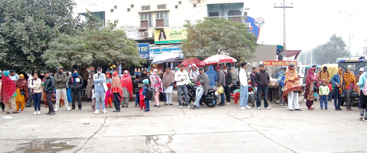Half of the private buses did not run in the district against the new law on road accidents.