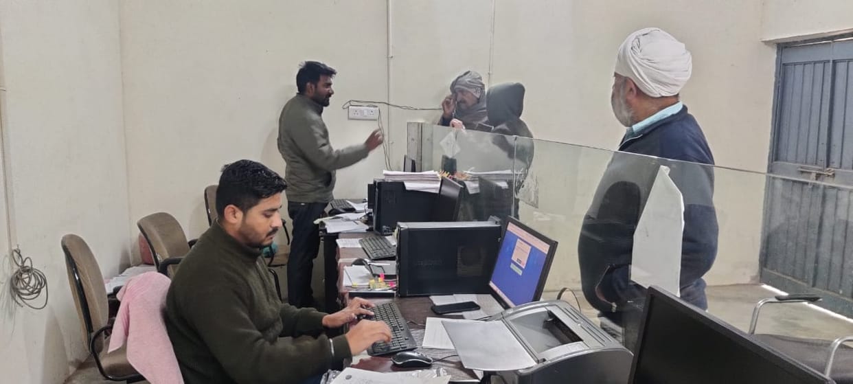 Four lakh rupees tax deposited on the last day of exemption on house tax