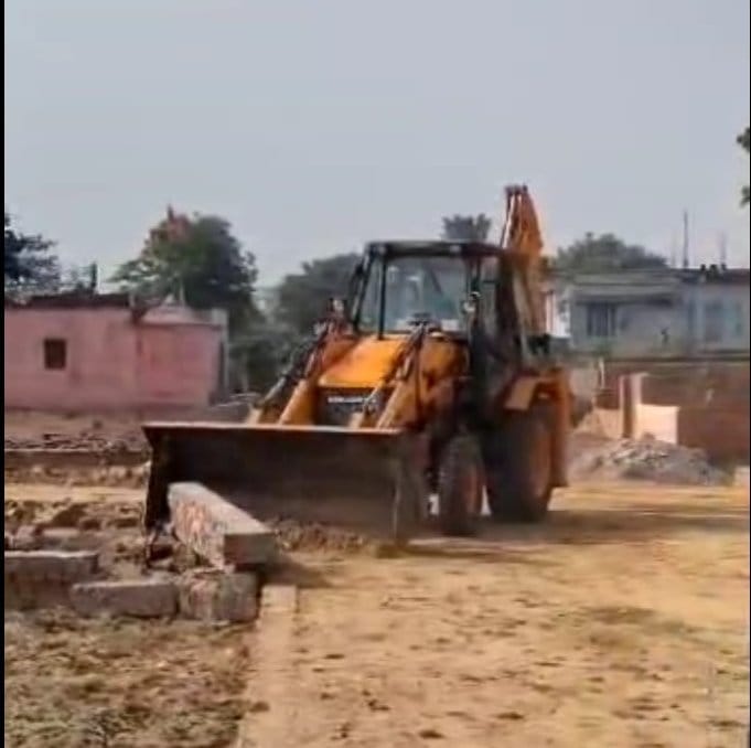 Encroachment removed from government land, plating demolished