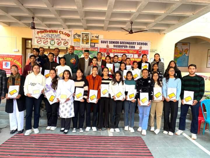 Rajendra Rana distributed mobile tablets to 143 meritorious students