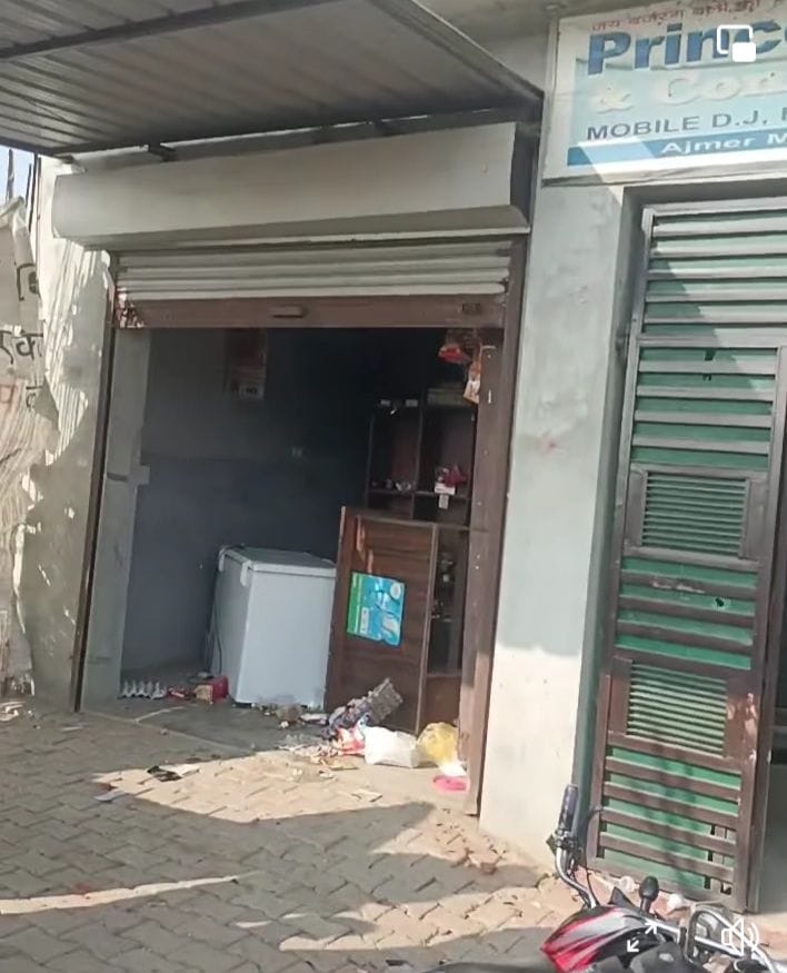 After an altercation between two parties, vandalism broke into the shop, case registered against 9 people