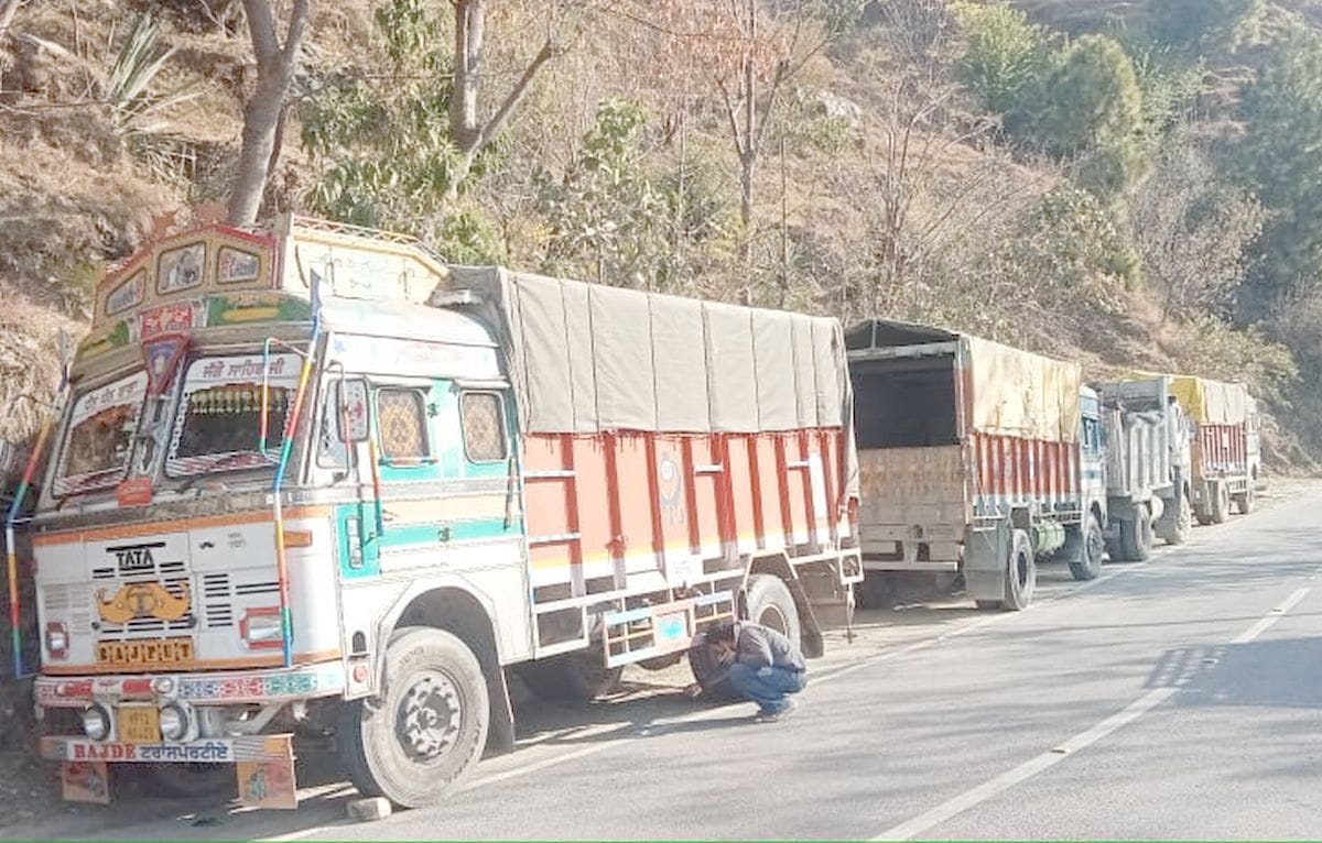 Two tankers will reach Chamba from Una today, the shortage will be resolved.