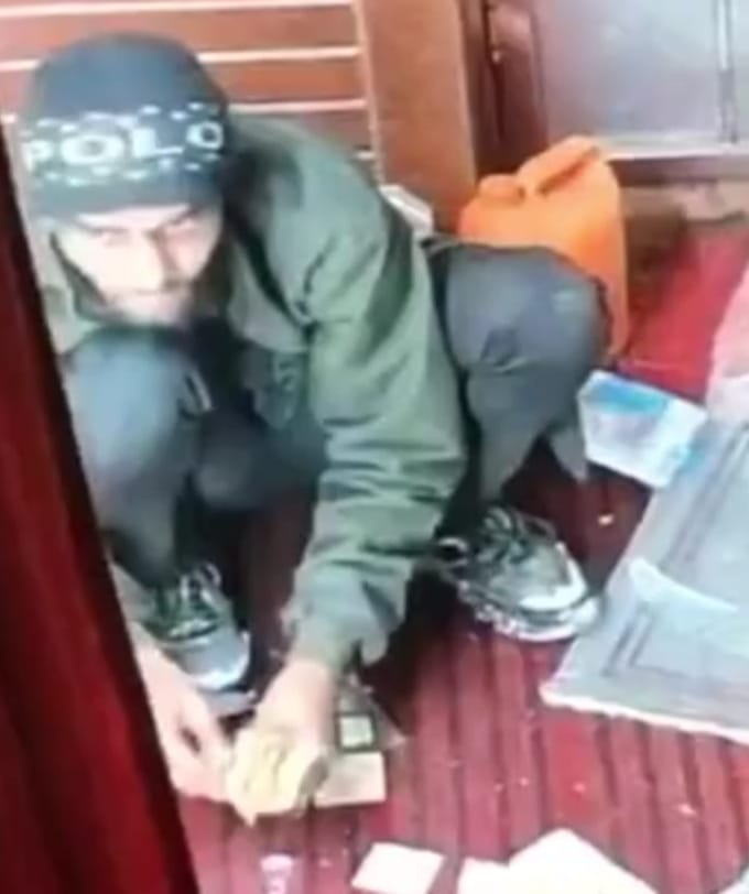 Broke three donation boxes and stole Rs 70 thousand, counted the money sitting there