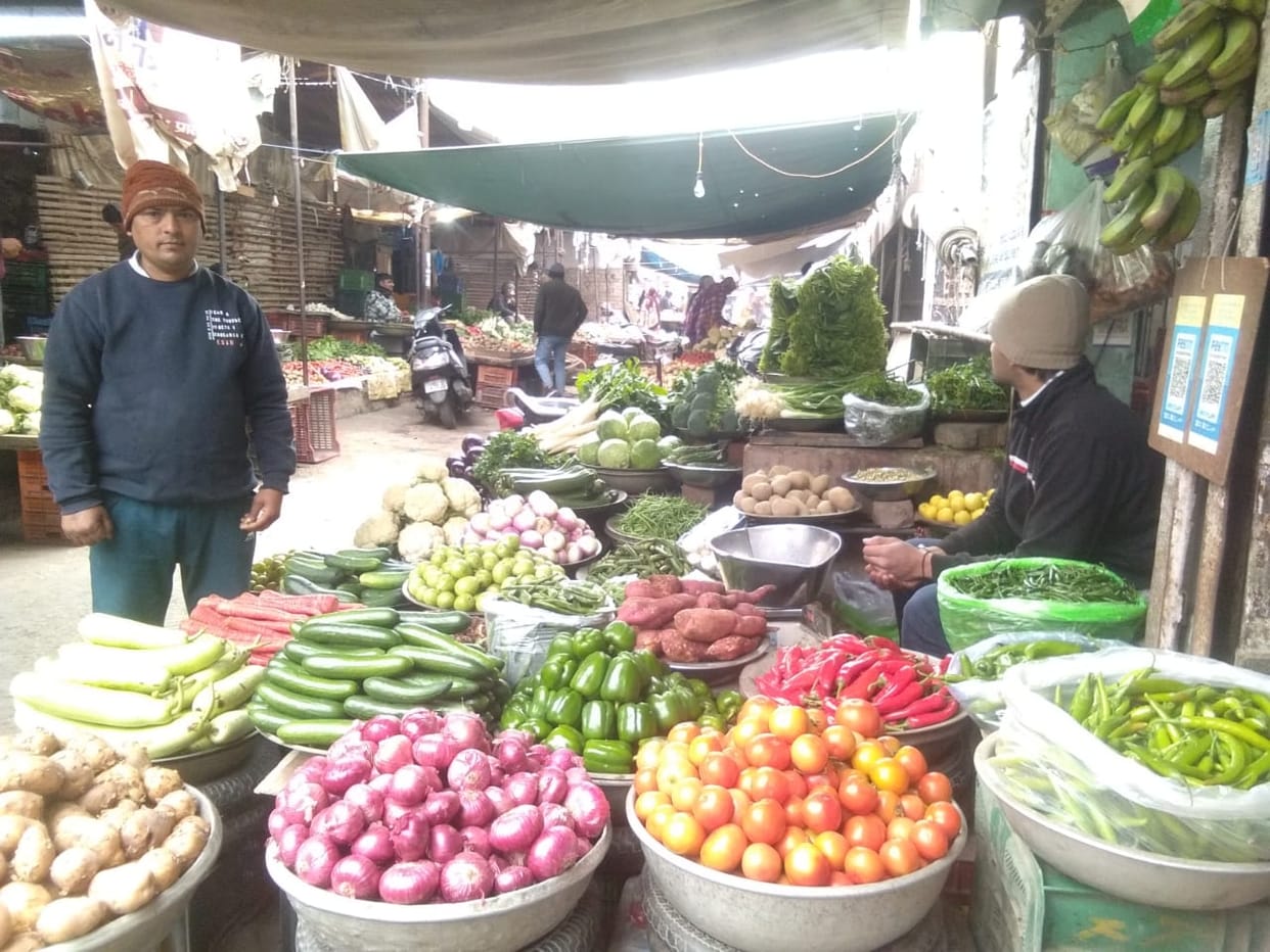 Vegetables become expensive, oil starts running out at petrol pumps