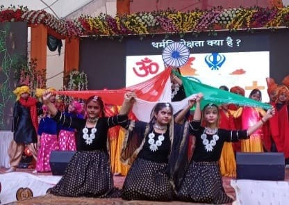 The audience was mesmerized by the presentation of regional artists.