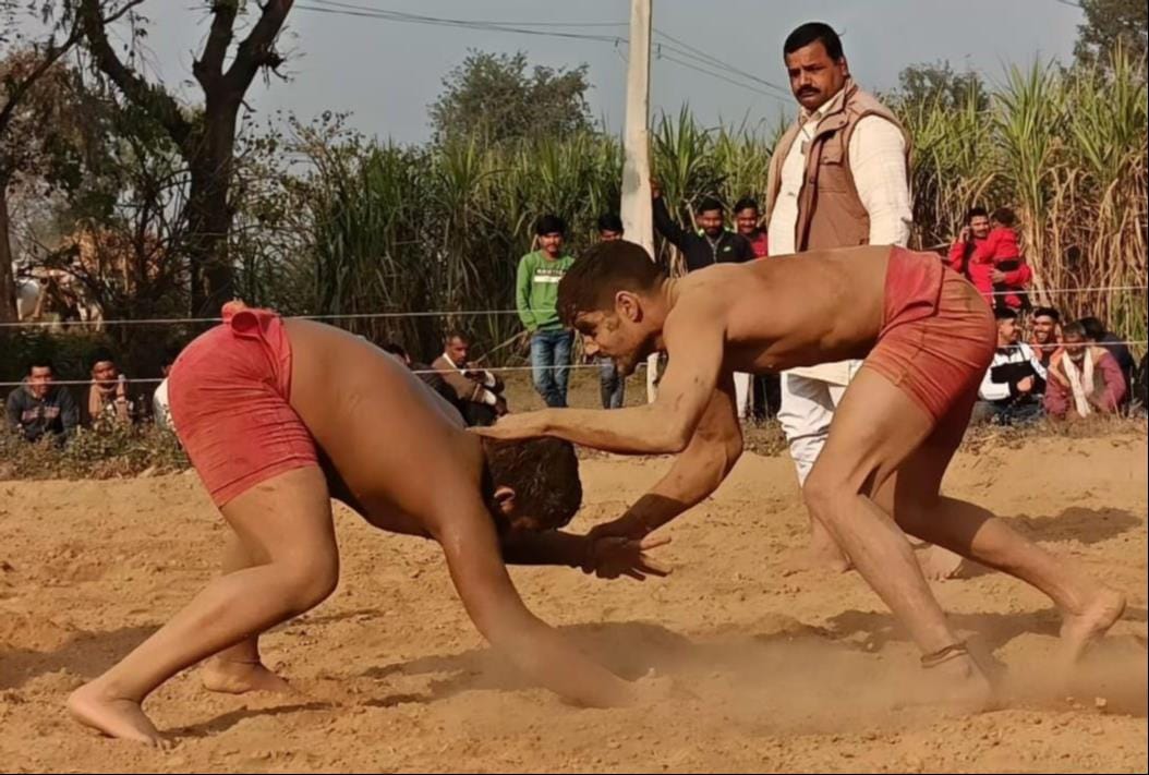 Surprised wrestler wins district Kesari title in wrestling