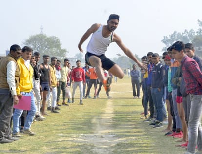 Monu Yadav won in 100 meters race