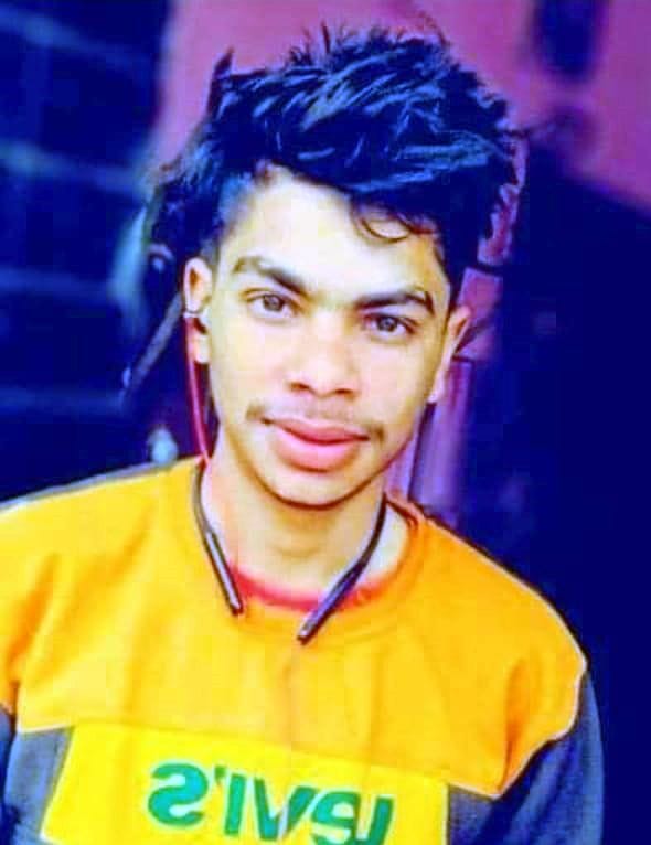 Bike riding youth dies in accident