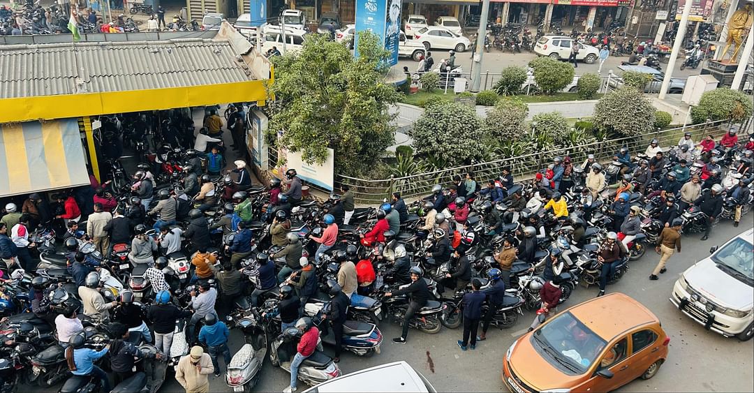 Outcry due to strike: Boys from driving since morning...even food and water